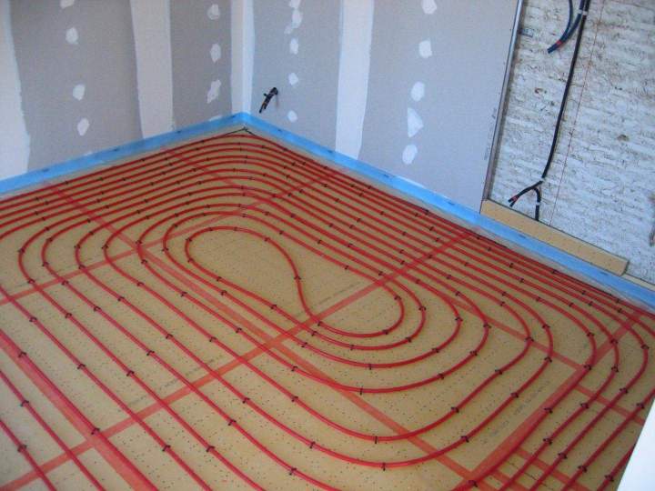 Plancher chauffant relié à une chaudière Montpon-Ménestérol